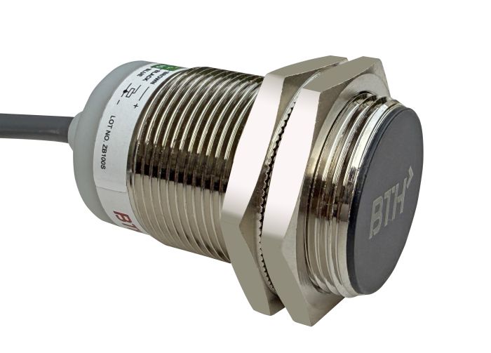 BIRD30-NN15F||Long Range BIRD Series Inductive Proximity Sensor, Diameter 30mm, Sensing Range 15mm, Flush, NPN NO 