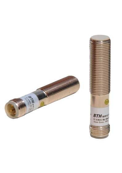 BIR12-PN4FL-C ||4Pin Connector Type Inductive Proximity Sensor, Diameter 12mm, Sensing Range 4mm, PNP NO