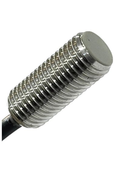 BIR8-PN2F-18 ||Inductive Proximity Sensor, Diameter 8mm, Sensing Range 2mm, PNP NO, Length 18mm