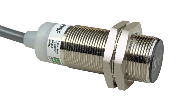 BIRD18-PN8F||Long Range BIRD Series Inductive Proximity Sensor, Diameter 18mm, Sensing Range 8mm, Flush, PNP NO  